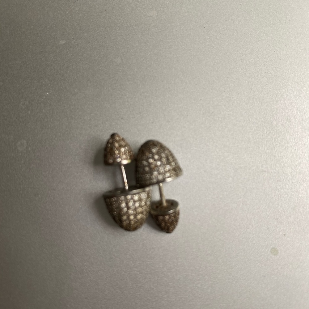 Timeless cubic zirconia studs!